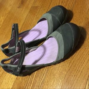 Teva shoes dark grey Velcro closure size 9. GUC